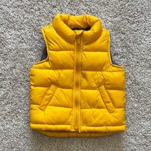 Old Navy yellow toddler puffer vest, size 18-24 months